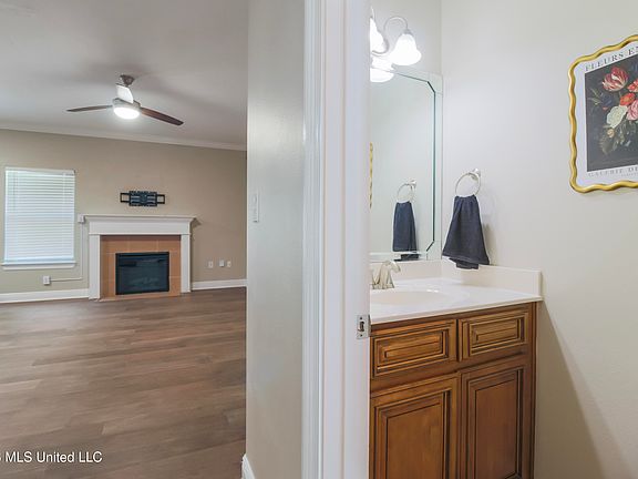 5th image of 3458 Riverbend Cv