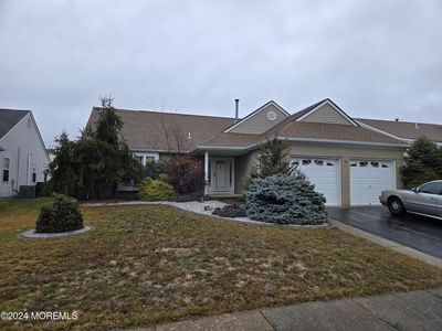 42 Portsmouth Drive, Toms River, NJ, 08757