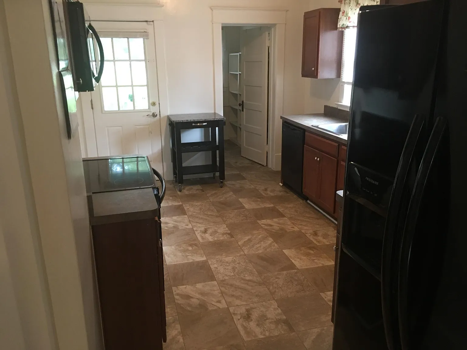3 bed, 1480 sqft, $1,800 — Photo 4