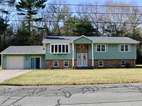 9 Rene St, Acushnet, MA 02743