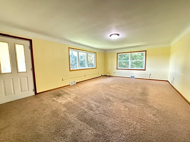 3 bed, 1.5 bath, 1612 sqft, $1,200 — Photo 4