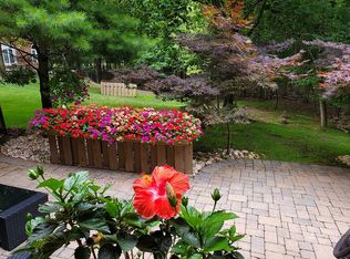 162 Coppertree Ct, Edison, NJ 08820