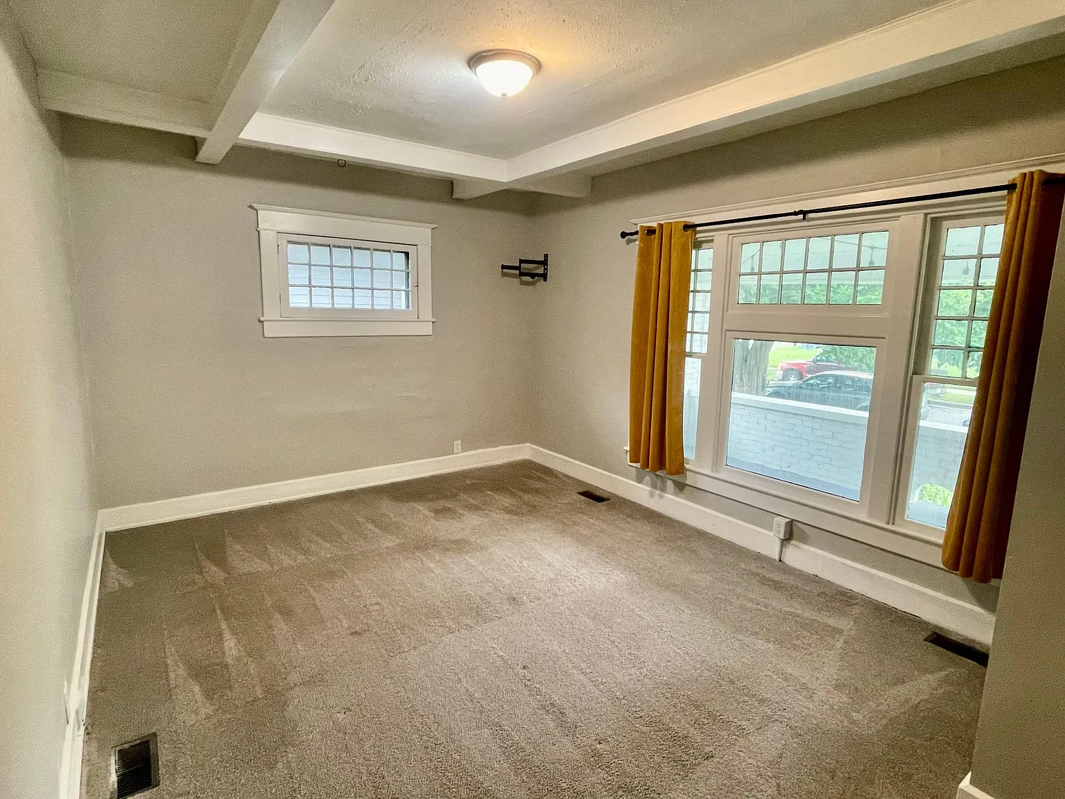 3 bed, 2877 sqft, $2,000 — Photo 4