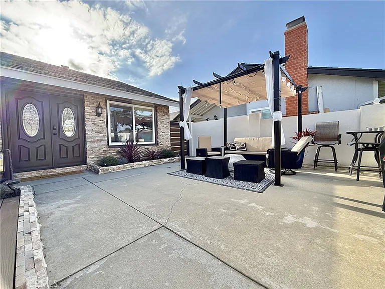 18413 Winslow Pl — Photo 24