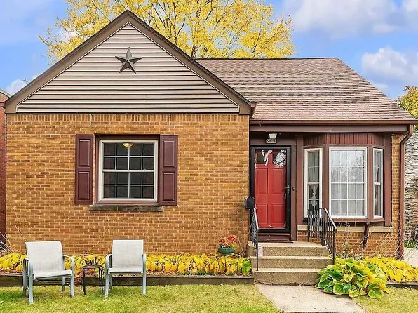5006 North Ardmore AVENUE, Whitefish Bay, WI 53217