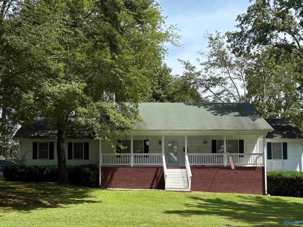 1104 8th St NW, Arab, AL 35016