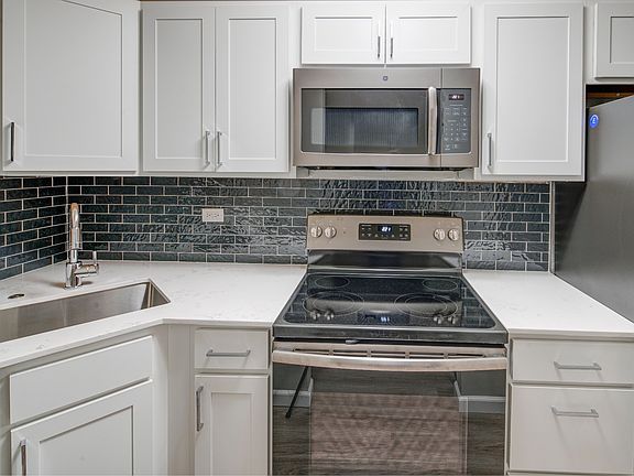 3rd image of 1130 S Williams St #1128A11