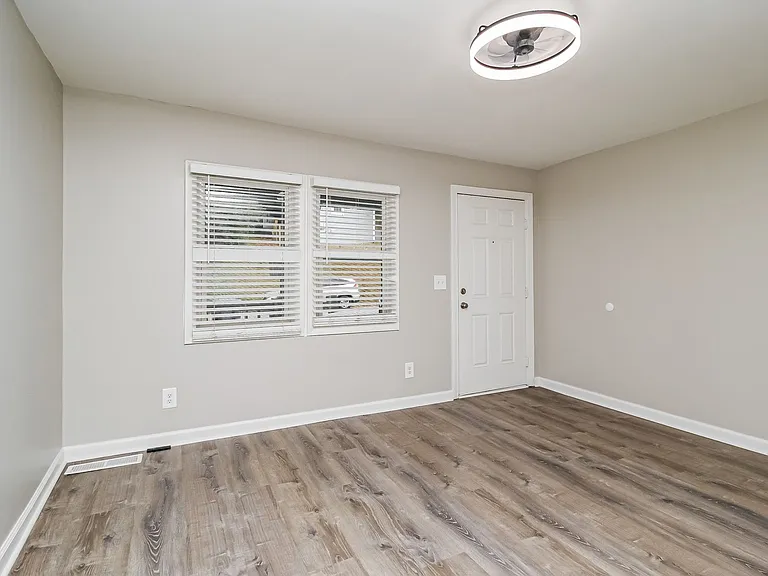 1097 Smith St SW — Photo 6