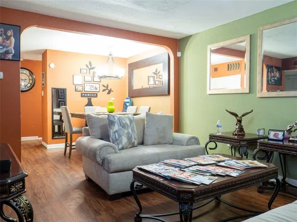 5625 Antoine Dr APT 1202, Houston, TX 77091