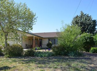 28040 Stallion Springs Dr, Tehachapi, CA 93561