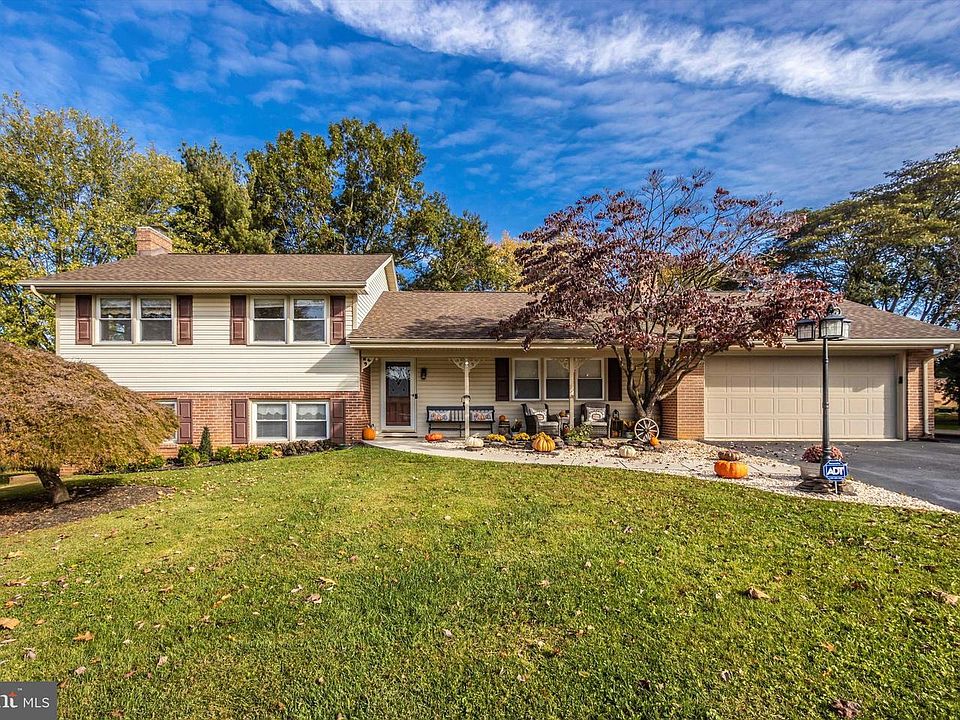 1st image of 102 Greenwood Dr