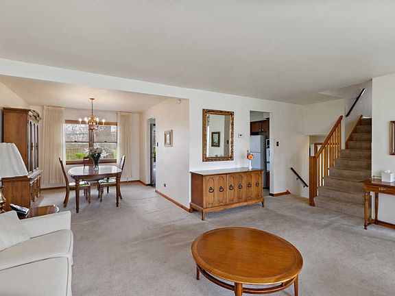 4th image of 217 N Normandy Dr