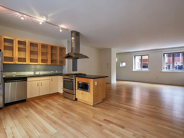 214 Front St — Photo 10