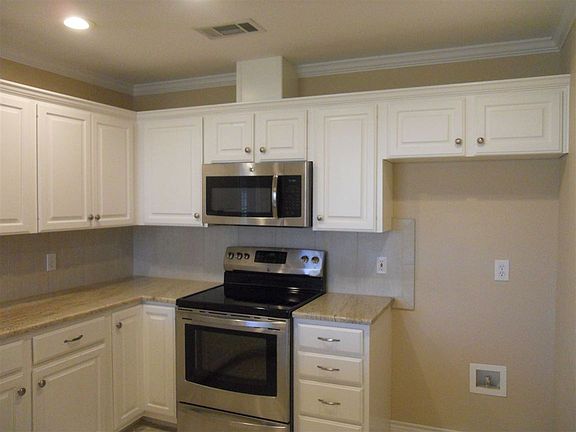 5th image of 813 Cottonwood Dr
