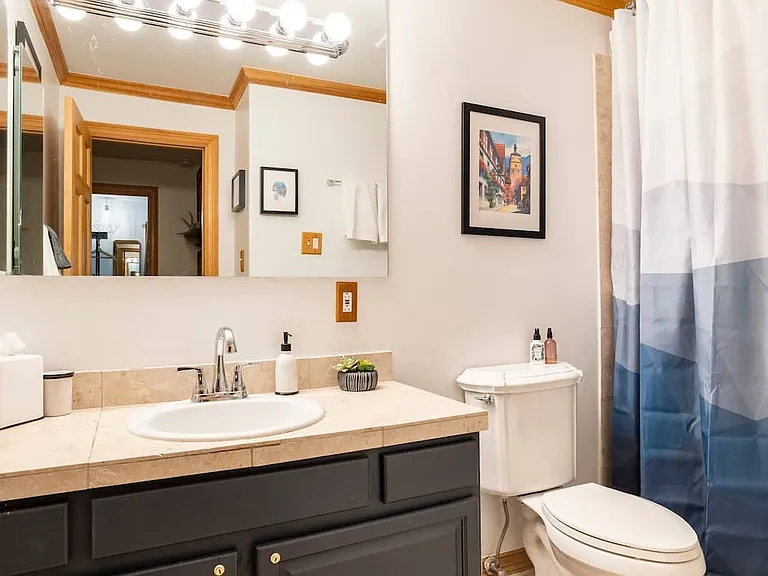 2437 Chamonix Ln — Photo 21