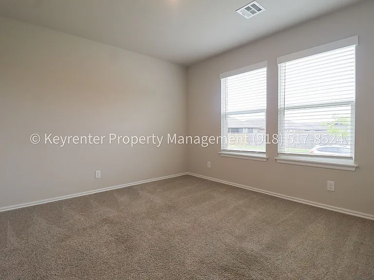 1308 Sunstone St — Photo 8