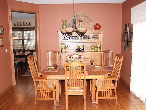 4th image of 1304 Sandhill Ct