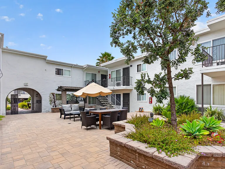Casa Grande Apartments — Photo 7