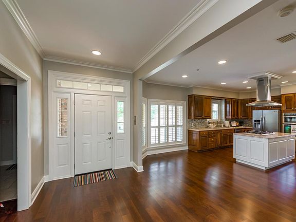 3rd image of 11025 Augusta Walk