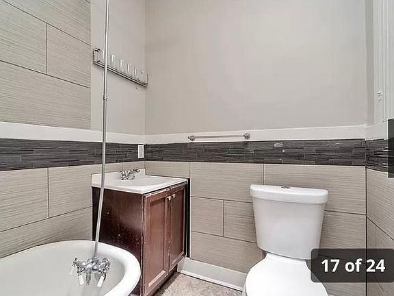 5th image of 864 S Pearl St APT 1