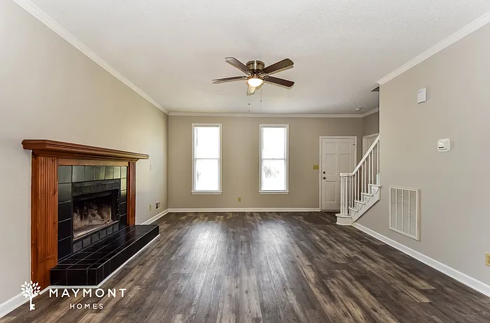 3 bed, 2.5 bath, 1613 sqft, $1,825 — Photo 2