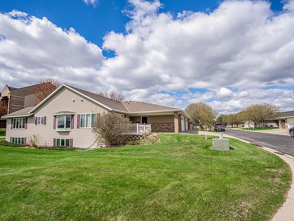 2nd image of 211 Valley View Dr SE