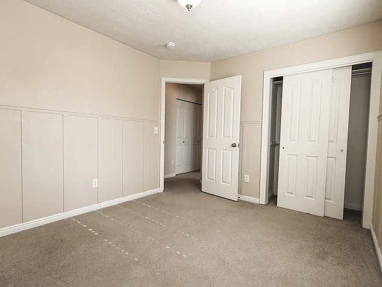 494 E Sandy Hollow Cir #S — Photo 3