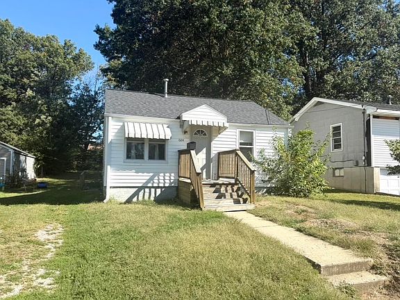 2nd image of 604 S Abat St