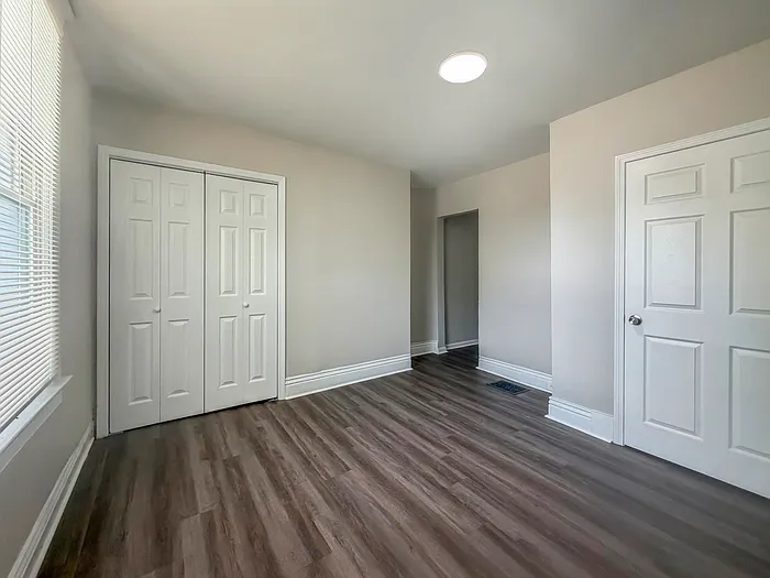 5 bed, 2.0 bath, 1600 sqft, $1,695 — Photo 2