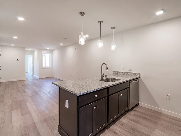3102 N Broad St — Photo 7