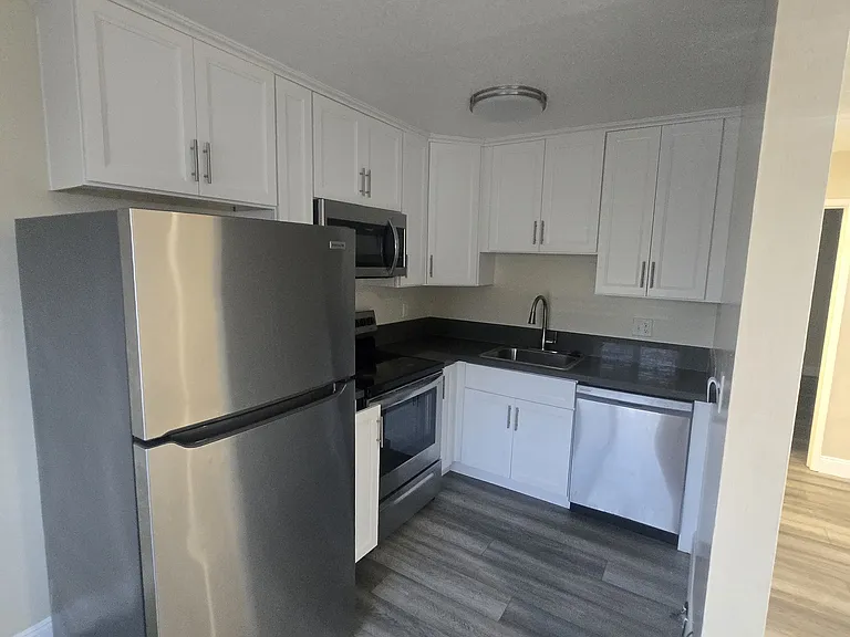 255 MacArthur Boulevard — Photo 31