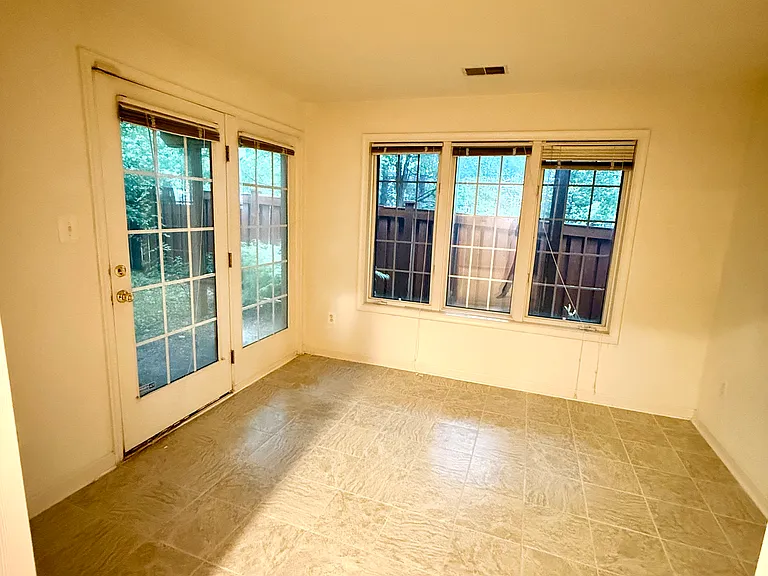 4028 Heatherstone Ct — Photo 36