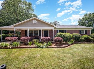 121 28th Avenue Dr NW, Hickory, NC 28601