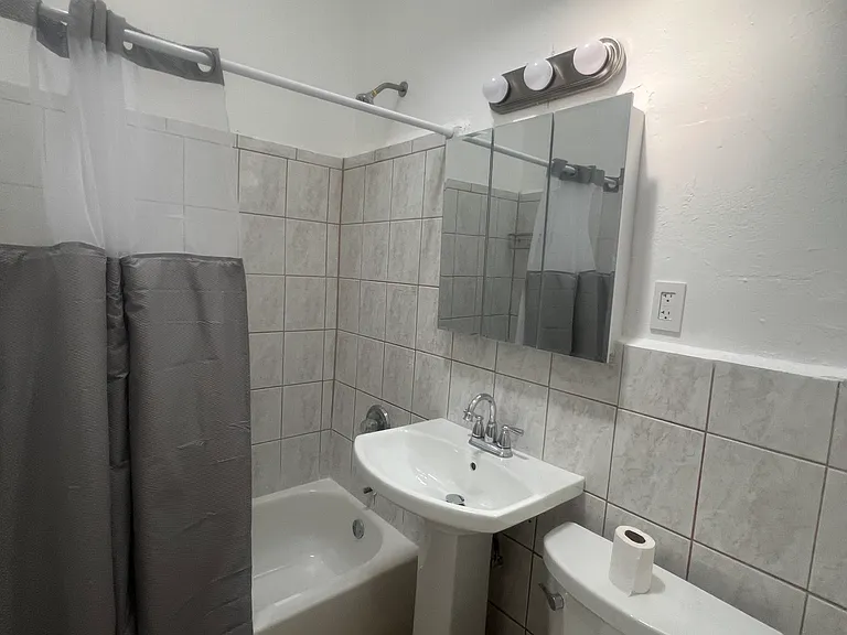 337 Grove St #4 — Photo 8