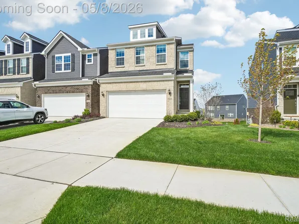 1434 Superior Dr, Milford, MI 48381