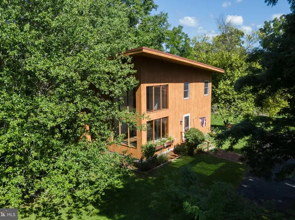 107 Timber Ridge Rd, State College, PA 16801