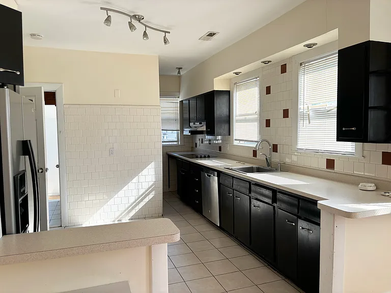 30 Early Ave #2 — Photo 7