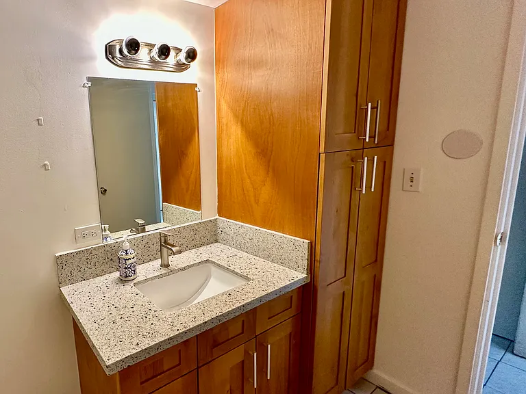 1550 Wilder Ave #A201 — Photo 2