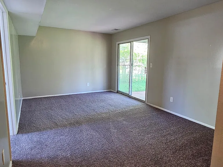 1127 Heck Ave — Photo 1