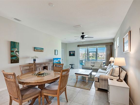 5th image of 266 Monaco Pl