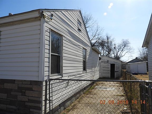2nd image of 3020 SW 25th St