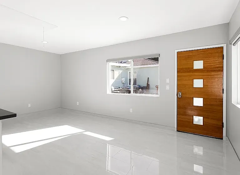 Calvert St, Tarzana — Photo 4