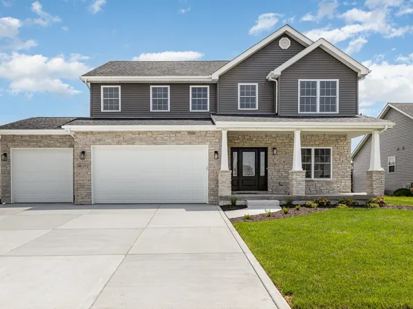 10125 Golden Crest Dr, Saint John, IN 46373