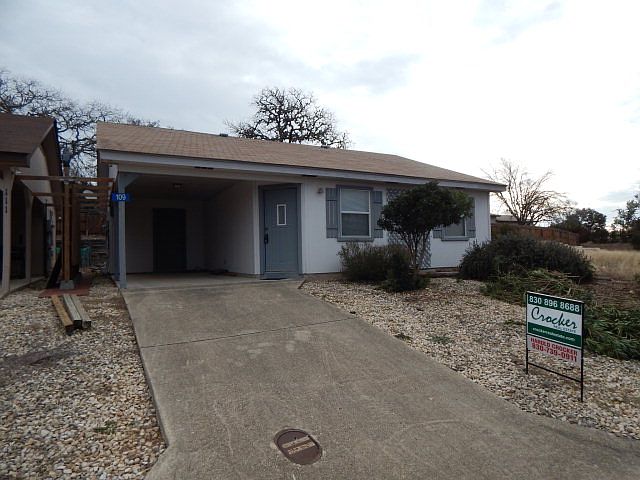 1st image of 109 Oxford Pl
