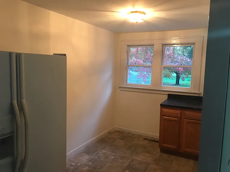 566 E Sebewaing St — Photo 10