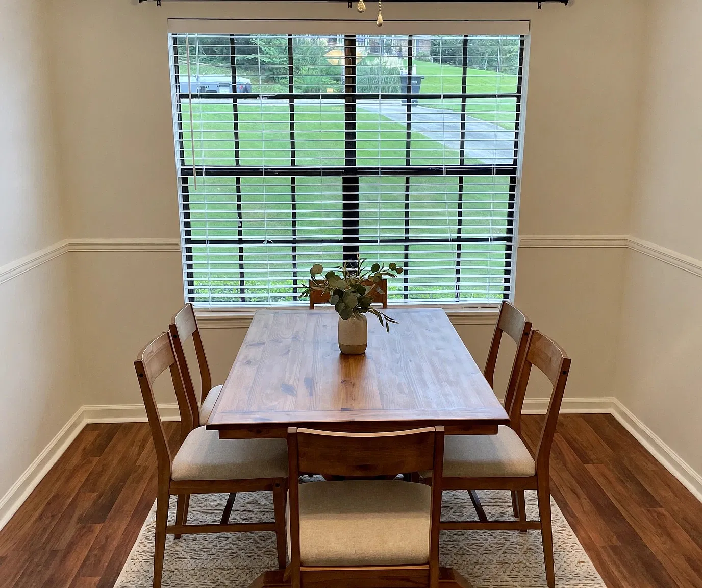 3 bed, 2200 sqft, $2,450 — Photo 4