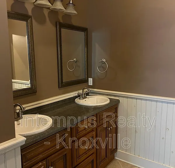 229 Deaderick Ave — Photo 17