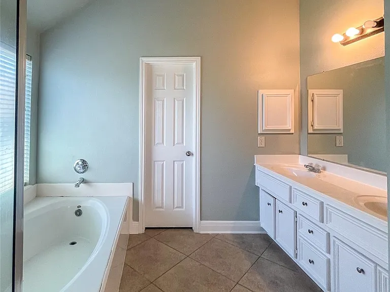 854 Skyspring Ln — Photo 12