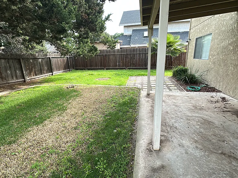 2109 Manitoba Ct — Photo 6