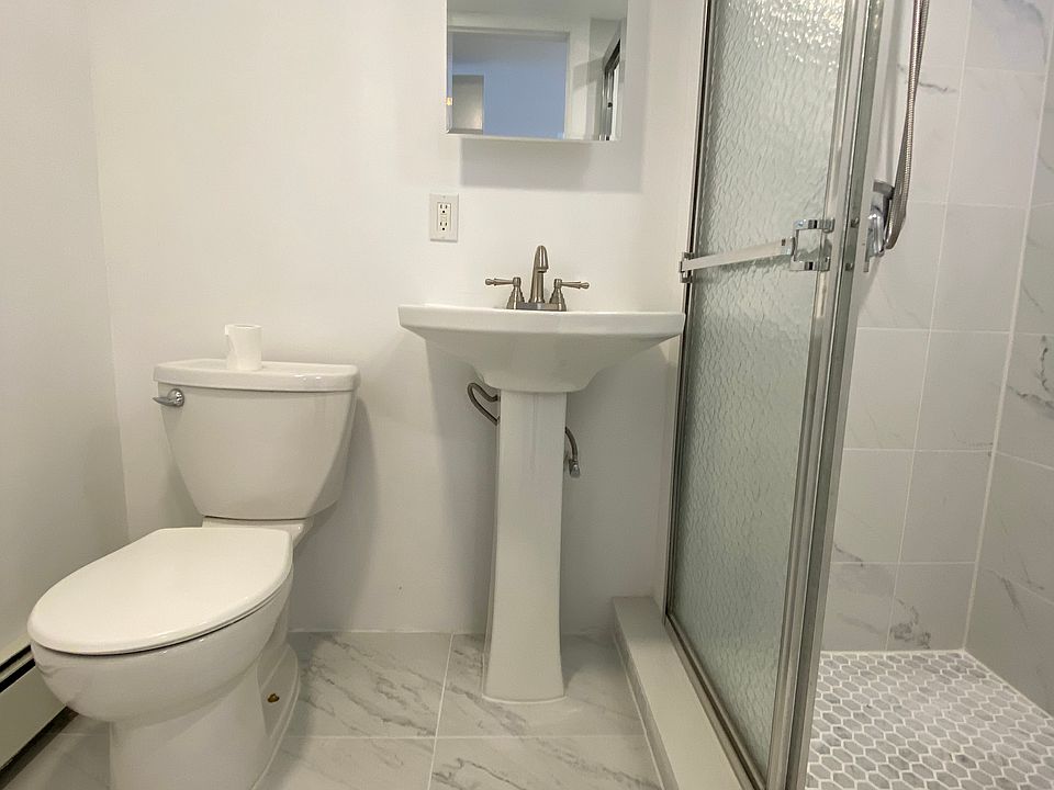 2nd image of 1650 Bayshore Ave #B1